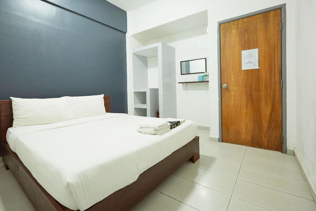 5500m² Studio-, 1 eigene Kampung Sungai Karang Exterior foto