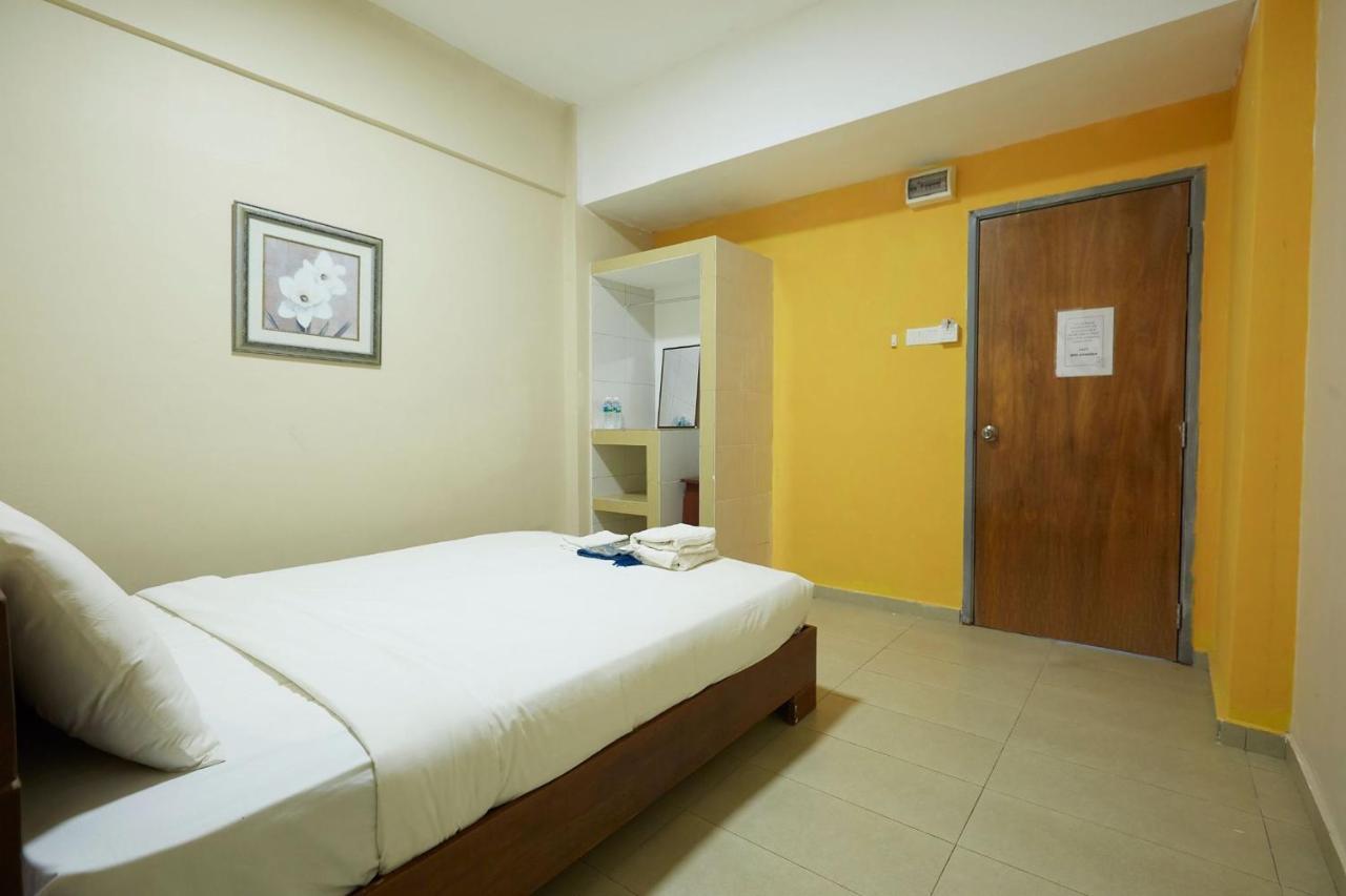 5500m² Studio-, 1 eigene Kampung Sungai Karang Exterior foto