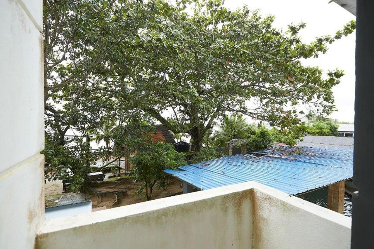 5500m² Studio-, 1 eigene Kampung Sungai Karang Exterior foto